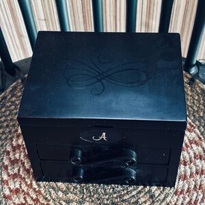 American Girl 2014 Isabelle Jewelry/ Makeup Box